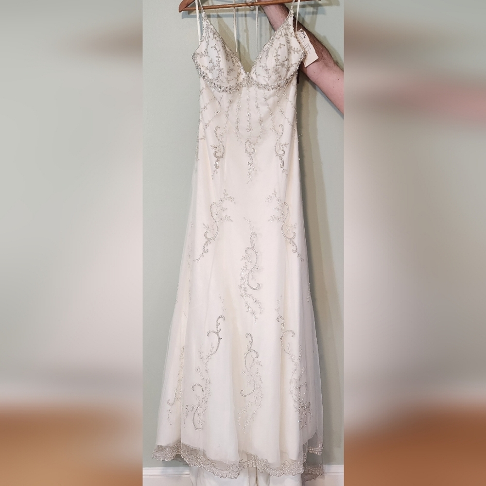 Demetrios NWT Ivory Wedding Dress Size 12